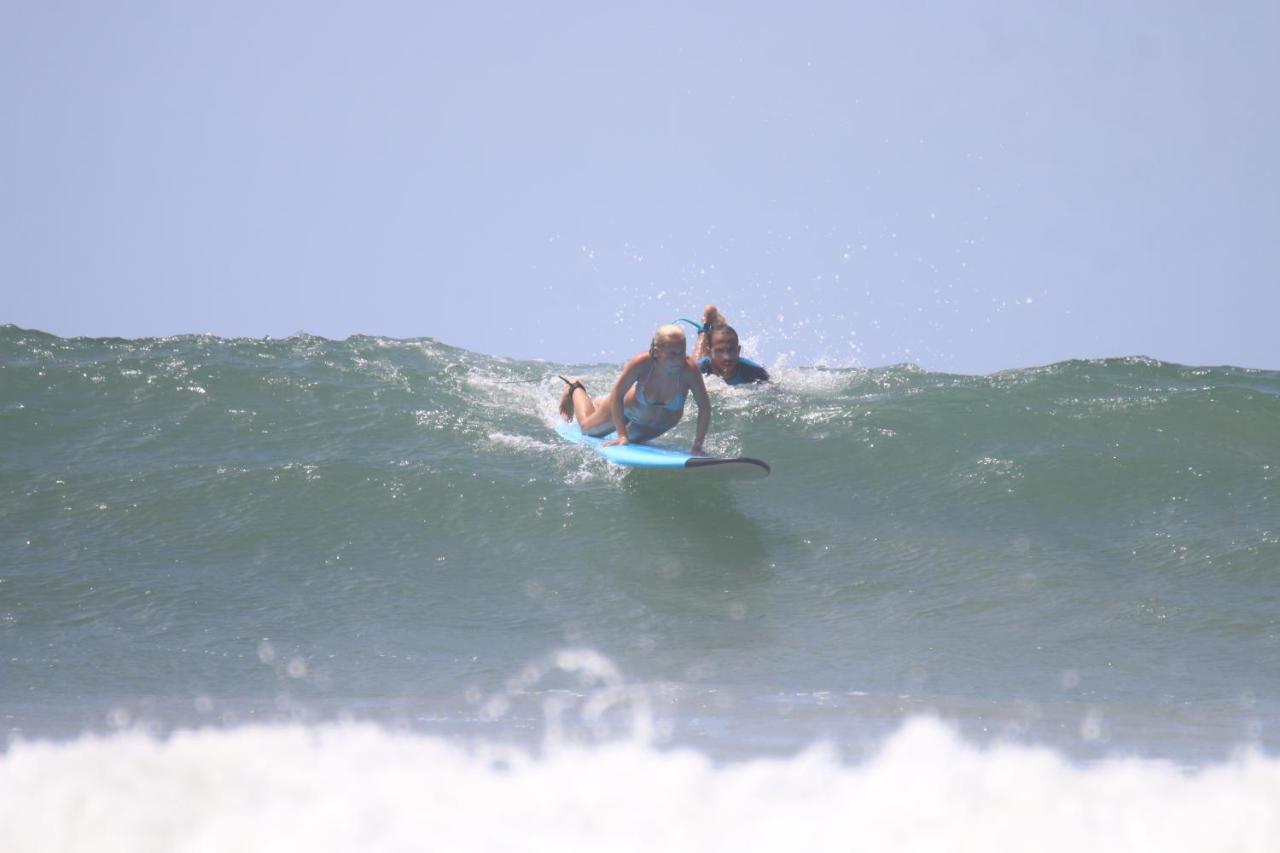 Cocobolo Surf Hotel & School Playa Santa Teresa  Kültér fotó
